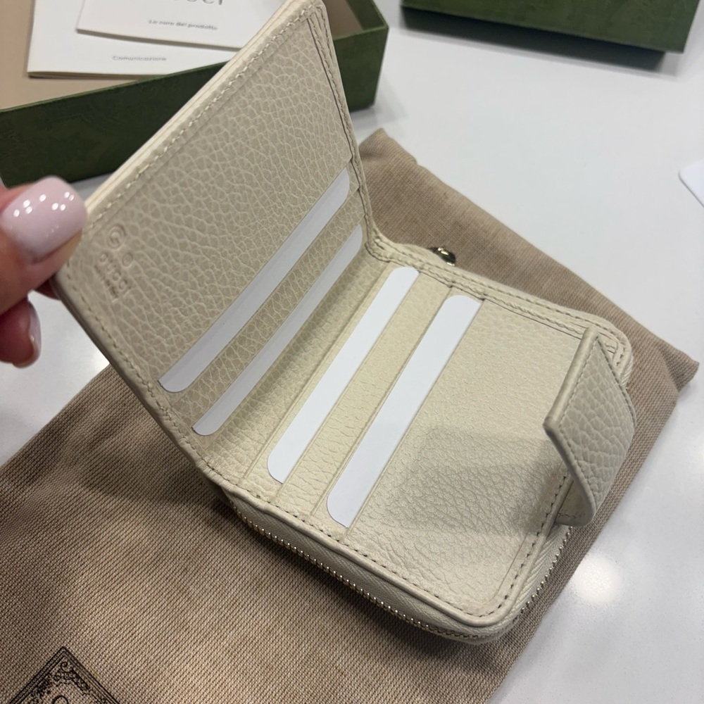 Gucci Wallet - Picture 3 of 10